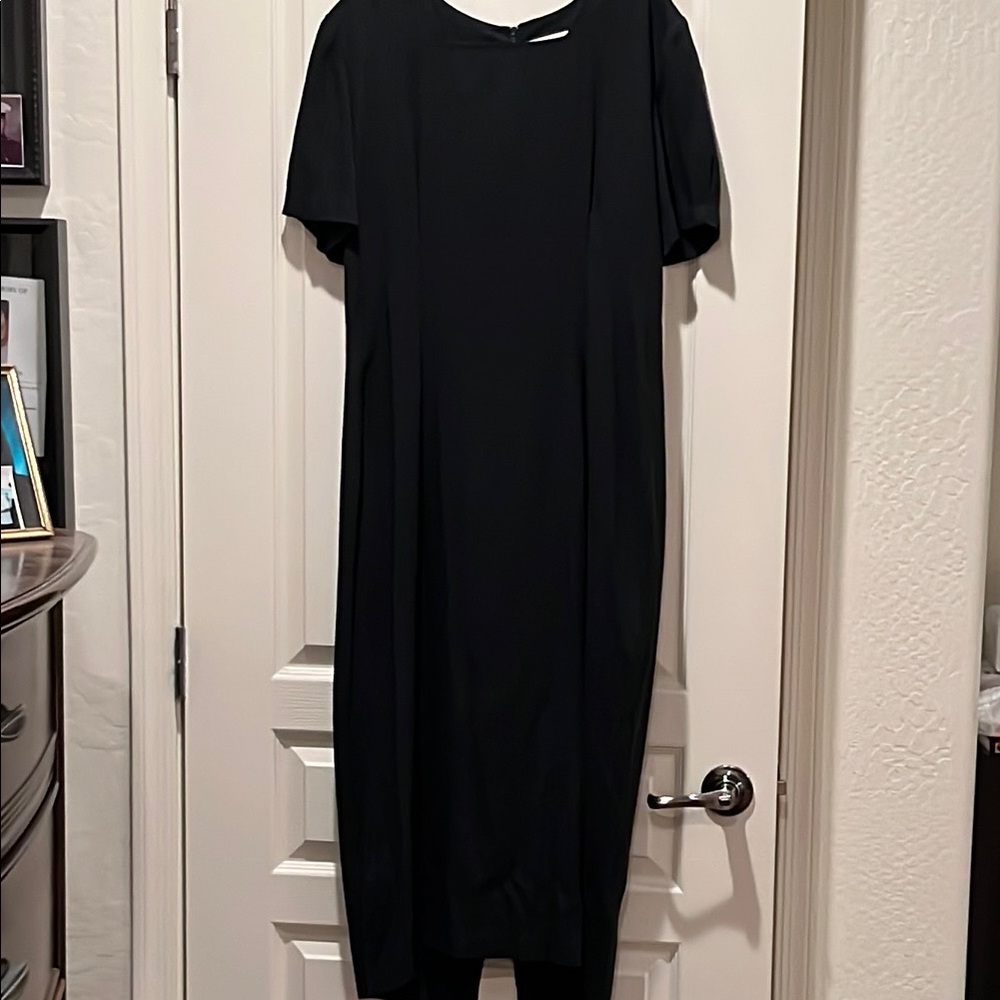 Black Sheath Midi Dress with Crew Neck